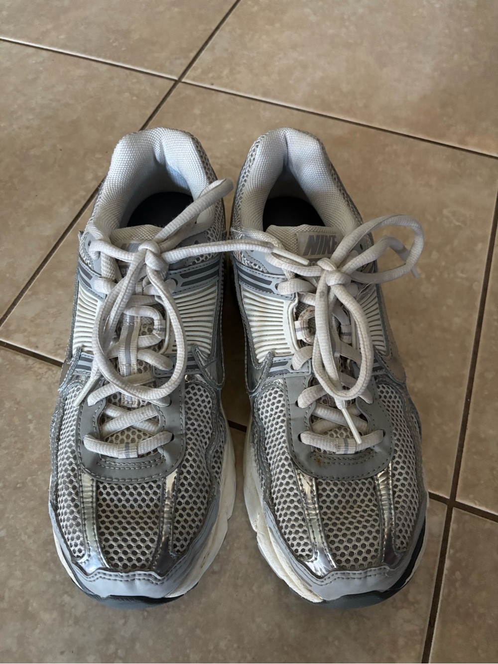 Nike Zoom Vomero Sneakers - Picture 2 of 10